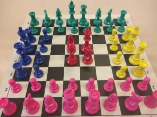S7 colored plastic weighted Staunton 5 chesspieces